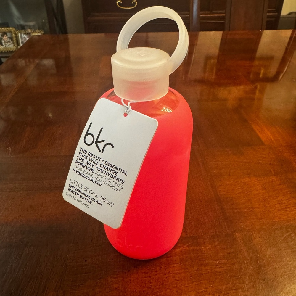bkr 16 oz. Glass with Silicone Sleeve Pink Water Bottle NEW Rosy